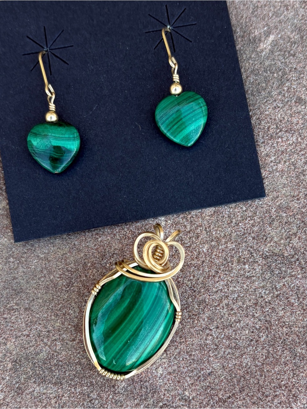 Handcrafted Green Malachite Heart Earrings & Pendant Set - Unbranded